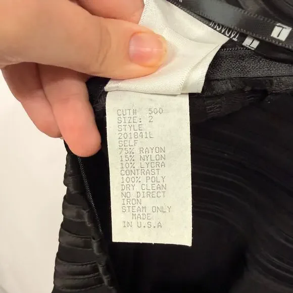 VTG Tadashi Shoji Black Halterneck Long Formal Gown SZ 2 Event Paneled Dress EUC - Picture 5 of 11